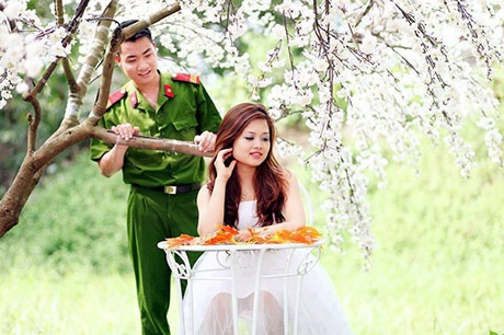 Hình ảnh lãng mạn của những cặp đôi cảnh sát - 2 Mai Châm