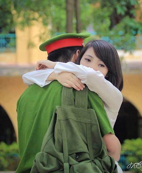 Hình ảnh lãng mạn của những cặp đôi cảnh sát - 3 Mai Châm