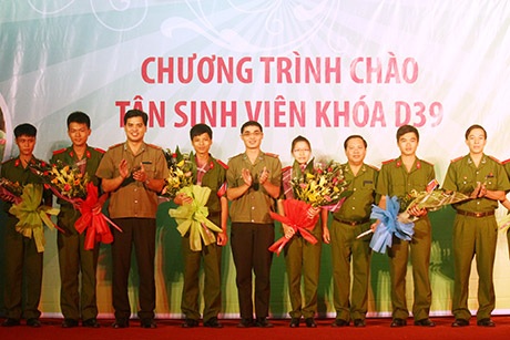 Vinh danh các thủ khoa đầu vào năm nay