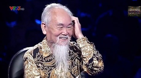 Dân mạng “sốt” clip cụ ông hóm hỉnh chơi “Ai là triệu phú” - 2 Là một trong những người chơi cao tuổi và thú vị nhất trong gameshow