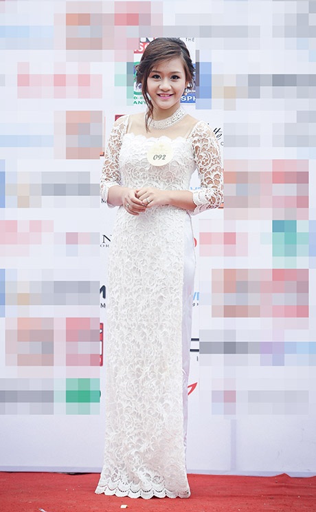 111 nữ sinh và người nhà có mặt trong vòng sơ khảo