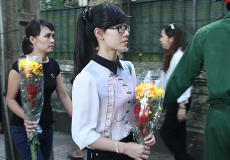 Thiếu nữ dân tộc tỉnh Điện Biên tới viếng Đại tướng Võ Nguyên Giáp