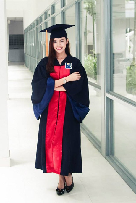 Midu đẹp rạng ngời trong ngày tốt nghiệp đại học - 5 Tấm bằng tốt nghiệp là kết quả của 5 năm học tập