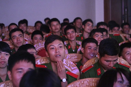 Thu hút sự theo dõi của các tân sinh viên