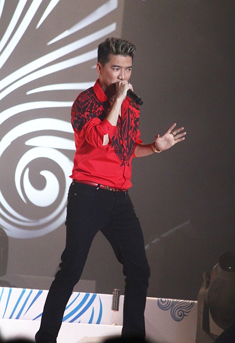 Đàm Vĩnh Hưng đến với hit quen thuộc Say tình 