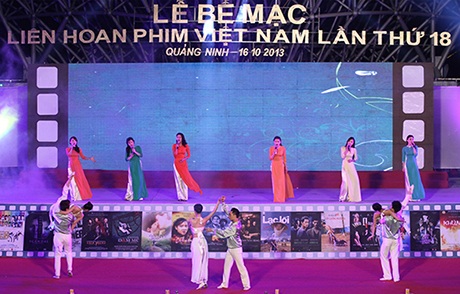 Lễ bế mạc Liên hoan phim Việt Nam đã diễn ra với một kịch bản tẻ nhạt