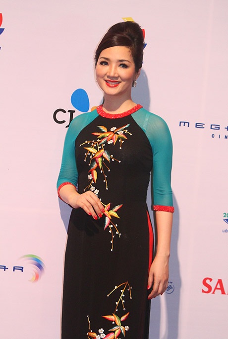 Giáng My trong vai trò MC Liên hoan phim