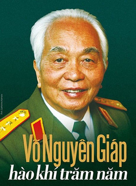 Chân dung Đại tướng Võ Nguyên Giáp qua nét vẽ của 9X - 2 Ảnh Đại tướng tác giả dùng để làm mẫu