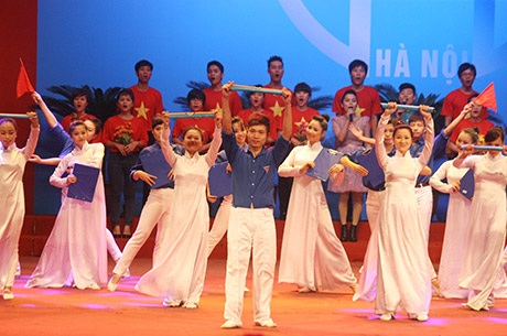 Các chương trình văn nghệ khơi dậy niềm tự hào và ý chí của thanh niên