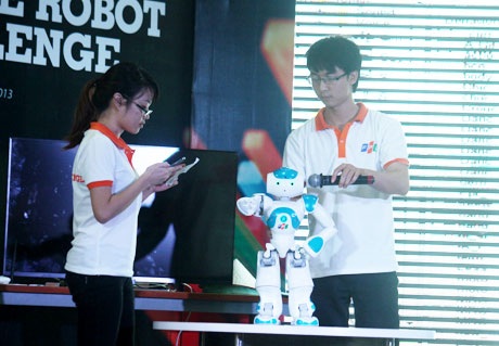 Trình diễn khả năng dạy tiếng Anh cho trẻ