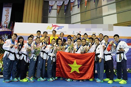“Hoa khôi” taekwondo Tuyết Vân tiếp tục "gặt" HCV thế giới - 8 Toàn đoàn taekwondo Việt Nam thi đấu tại giải vô địch thế giới