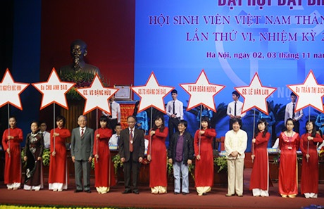 Hội Sinh viên Hà Nội nhận bắng khen của Thủ tướng Chính phủ