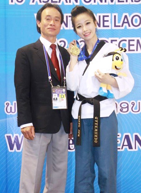 Hoa khôi taekwondo tâm sự về người thầy dạy võ "đặc biệt" - 2 Châu Tuyết Vân và HLV Nguyễn Thanh Huy đội tuyển taekwondo Việt Nam