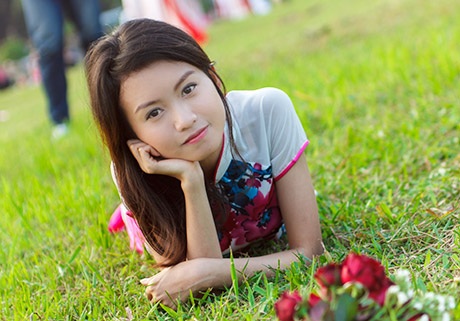 Ảnh kỷ yếu đẹp dịu dàng của nữ sinh trong tà áo dài - 2 Nữ sinh HV Báo chí tuyên truyền