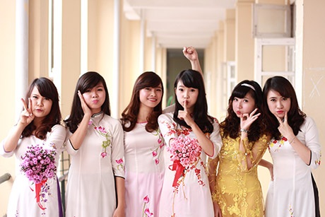 Ảnh kỷ yếu đẹp dịu dàng của nữ sinh trong tà áo dài - 1 Nữ sinh HV Báo chí tuyên truyền