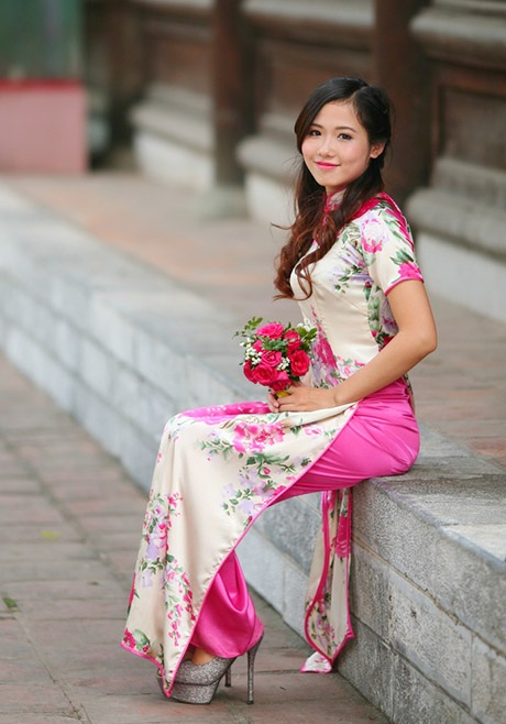 Ảnh kỷ yếu đẹp dịu dàng của nữ sinh trong tà áo dài - 9 Nữ sinh ĐH Đại Nam