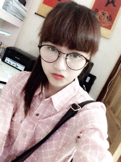 Nữ sinh Ngoại giao xinh xắn "vụt" nổi tiếng nhờ hát cover - 4 Huy Khánh