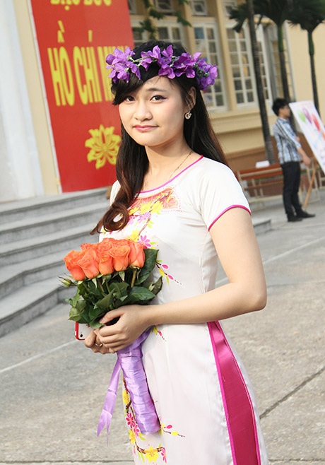 Ảnh kỷ yếu đẹp dịu dàng của nữ sinh trong tà áo dài - 11 Mai Châm