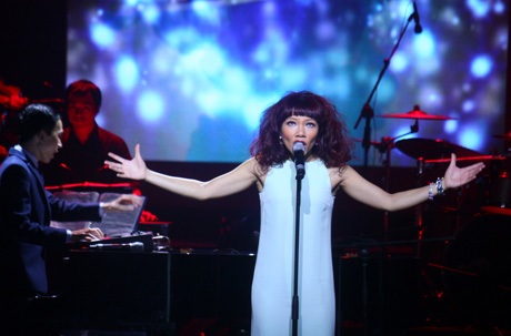 Hà Trần thể hiện đẳng cấp diva trong live show Cánh cung