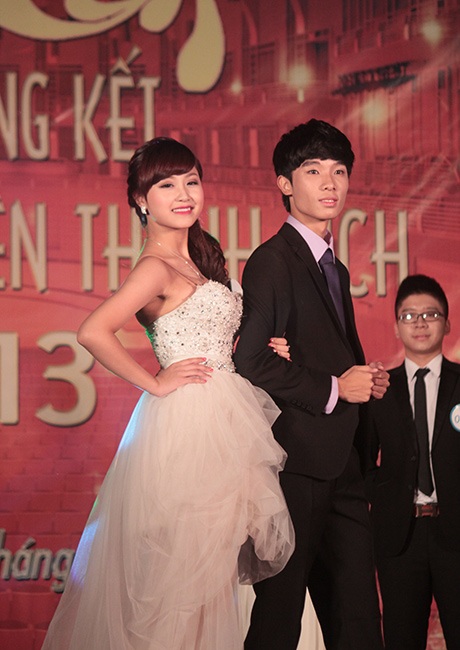 Cặp trai tài gái sắc đăng quang Mr & Miss trường Nhân văn - 11 Những cô gái xinh đẹp trường ĐH KHXN&NV