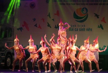 10 tiết mục văn nghệ "đỉnh" lọt chung kết “Hành trình bài ca sinh viên” - 1 Sự kết hợp nhuần nhuyễn tạo nên một tiết mục xuất sắc của CĐ Sư Phạm Thừa Thiên Huế
