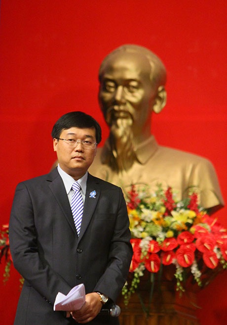 Quá trình công tác của anh Lê Quốc Phong trước khi được bầu làm Chủ tịch Hội SVVN khoá IX