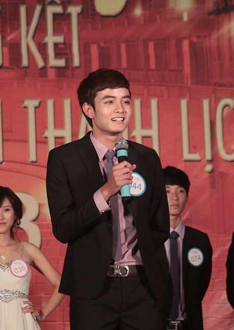 Cặp trai tài gái sắc đăng quang Mr & Miss trường Nhân văn - 5 Nguyễn Công Đạt
