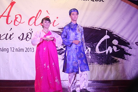 Sự kết hợp giữa hanbok và áo dài