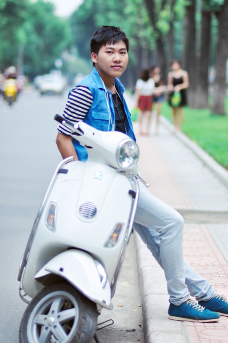 “Hot boy” Ngoại giao bị kẻ mạo danh "cháu lãnh đạo" lừa mất xe - 1 Sơn Paris và chiếc xe trước khi bị kẻ gian lừa mất