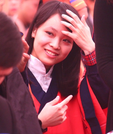 Thanh Thư không hề hay biết mình được rất nhiều người chú ý tại lễ trao