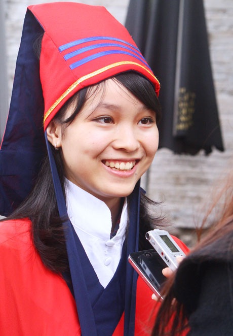 Thanh Thư rạng rỡ niềm vui nhận giải thưởng