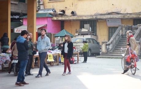 Du khách vẫn ghé thăm nơi đây