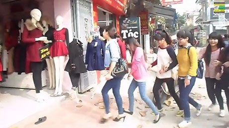 Cười nghiêng ngả với clip 14 điều thú vị ở ĐH Nông nghiệp - 1 Con gái trường Nông nghiệp (Ảnh chụp từ clip)