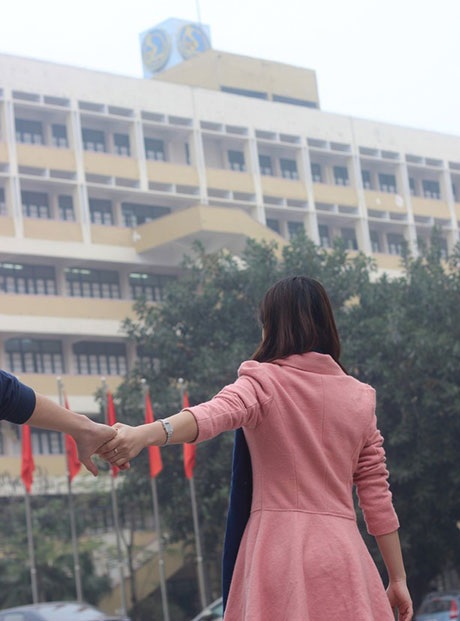 Sốt trào lưu chụp ảnh “theo em đi khắp thế gian” - 9 Sinh viên trường ĐH Giao thông vận tải thực hiện bộ ảnh