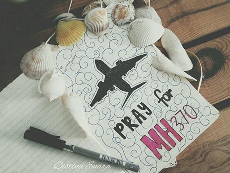 Nắm chặt tay cầu nguyện