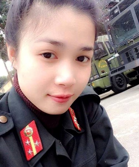 Những cô gái vụt nổi tiếng chỉ bởi vẻ ngoài xinh đẹp - 3 Hot girl bán thịt Đỗ Hồng Liên