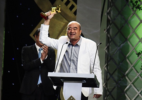 Đạo diễn Nhâm Minh Hiền vui mừng vì thắng lợi của đoàn làm phim