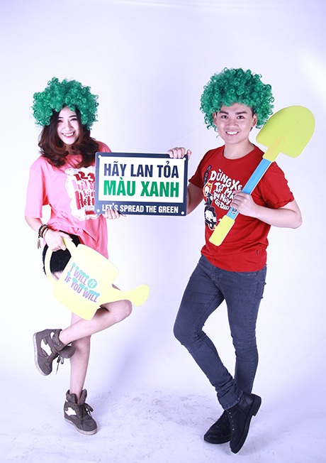 Vận động bạn trẻ trồng cây gây rừng