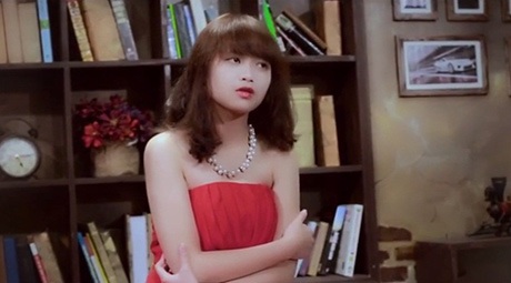 Giọng ca online Mờ Naive vụt trưởng thành trong MV đầu tay - 1 Mờ Naive xuất hiện với hình ảnh chững chạc hơn nhiều so với tuổi 17
