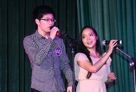 Bên cạnh đó, các cặp thí sinh khác cũng đem đến cuộc thi các tiết mục ca hát...