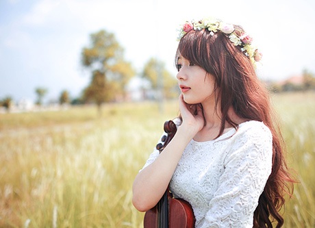 Vẻ đẹp dịu dàng của cô gái được mệnh danh là búp bê ảnh thẻ