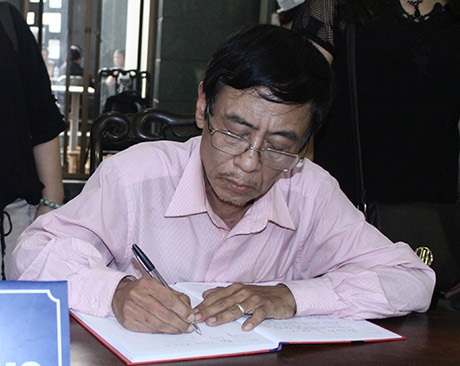 Biên kịch Hoàng Nhuận Cầm