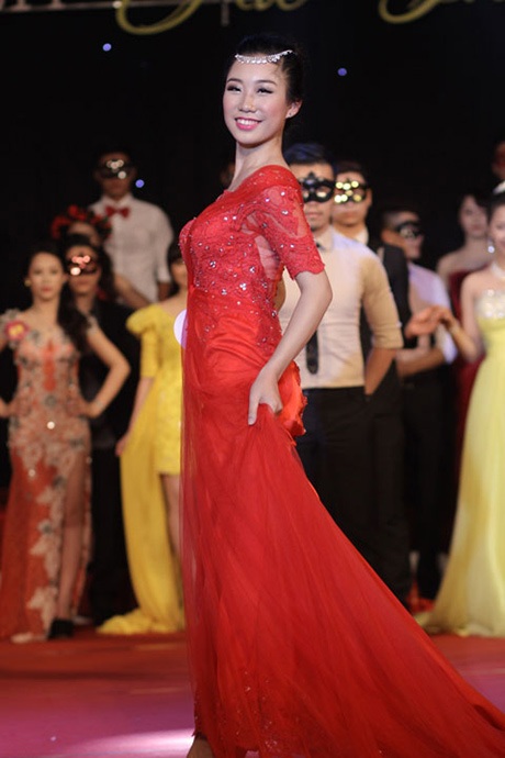 Hình ảnh Hoa khôi cùng hai Á khôi 1 và 2 của cuộc thi.