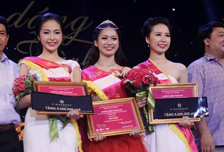 Hình ảnh Hoa khôi cùng hai Á khôi 1 và 2 của cuộc thi.