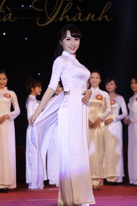 Vẻ đẹp của các nữ sinh trung học Hà Nội tham gia cuộc thi