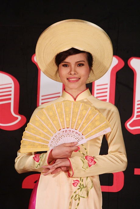 Phần thi trang phục dạ hội