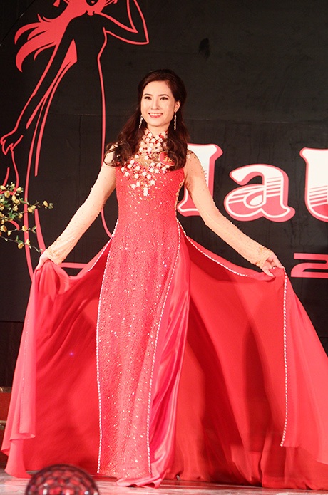 Phần thi trang phục dạ hội