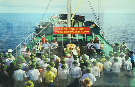 Mãi mãi nhớ ơn các anh (Ảnh: Trần Minh Ngọc)