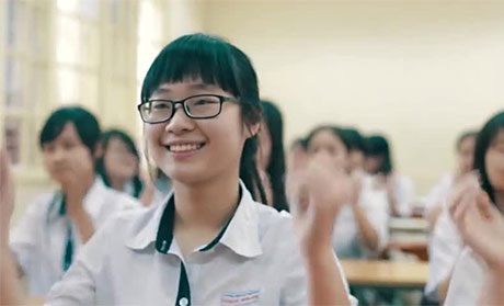 Hình ảnh trong clip Happy của học sinh THPT Trần Phú đăng trên Youtube