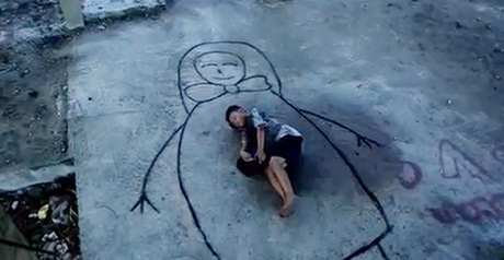 Hình ảnh xúc động trong clip (Ảnh chụp màn hình)